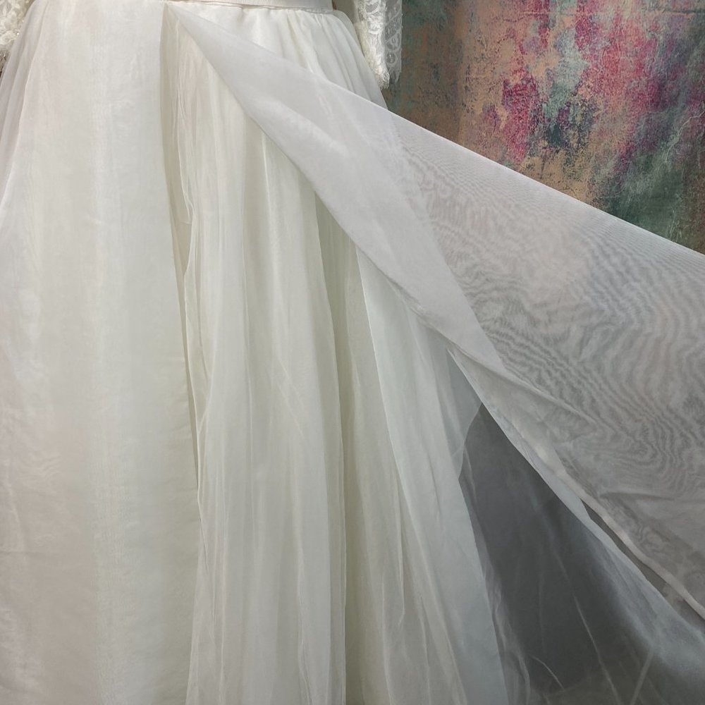 David's Bridal Oleg Cassini Elegant Ivory Lace A-Line Wedding Dress 3/4 Slvs 22W - Picture 9 of 14